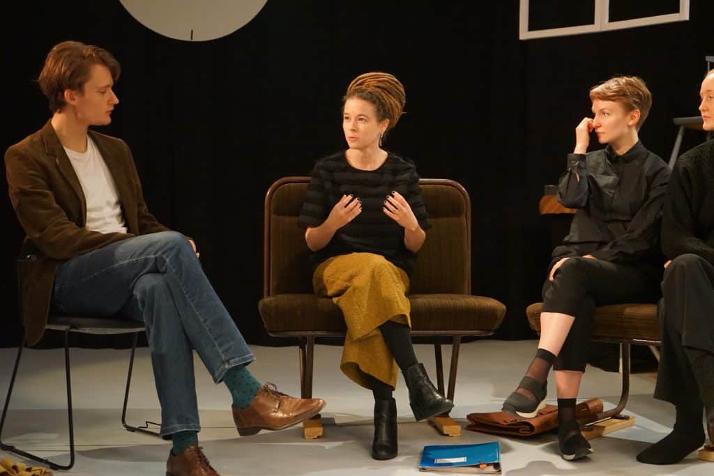 Amanda Lind besöker Skara Skolscen