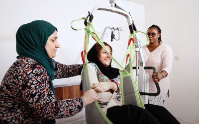 Hjälpande händer inom vården och omsorgen